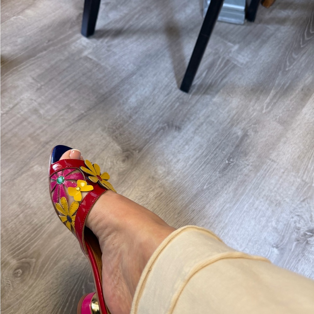 BOGO J Renee Red Floral Slide Sandal with Yellow Accents and Alex Marie SIZE 8 - Picture 3 of 10